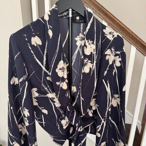 Zara Navy Blue and Cream Floral Wrap Jacket - Size Large